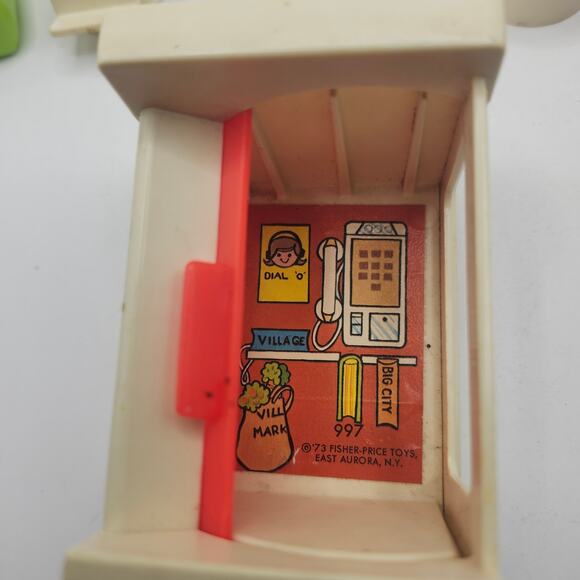 Vintage Fisher-Price Little People Play Family Lot 5 People + 2 Dogs & Furniture - Picture 8 of 11
